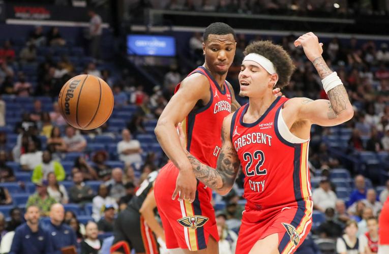 NO.pelicans.041225.3472_1.jpg